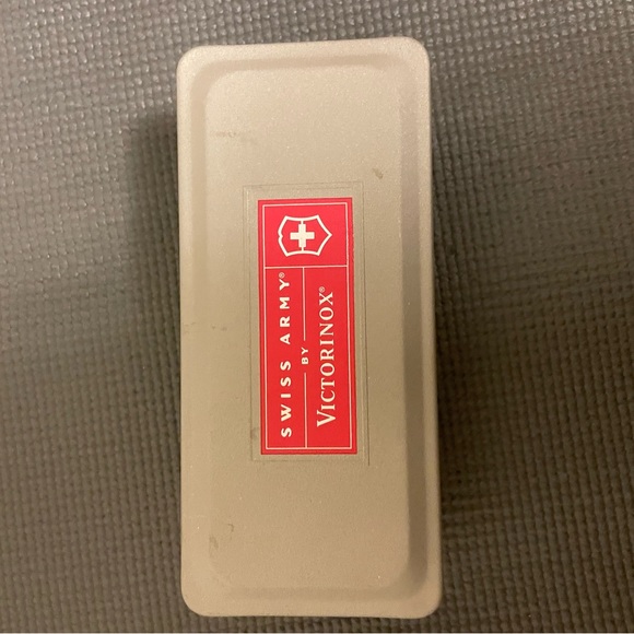 Swiss Army • Victorinox Watch - Picture 2 of 3
